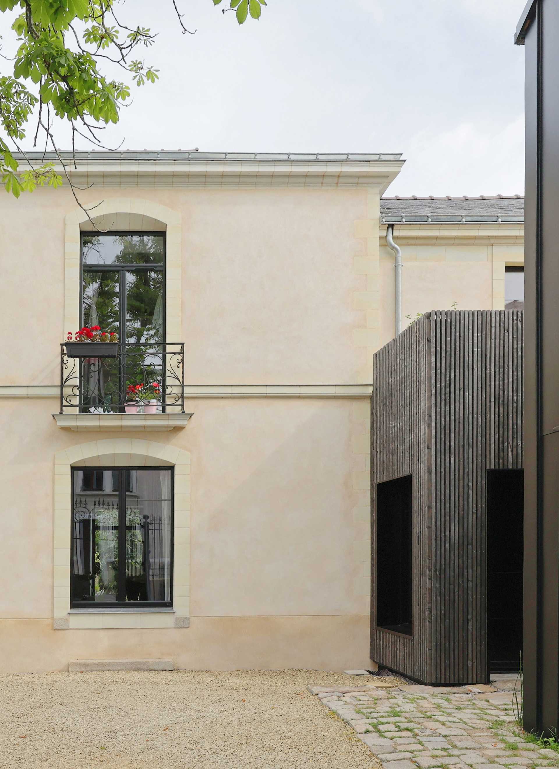 Extension contemporaine pour une une maison ancienne dans la région de Montpellier