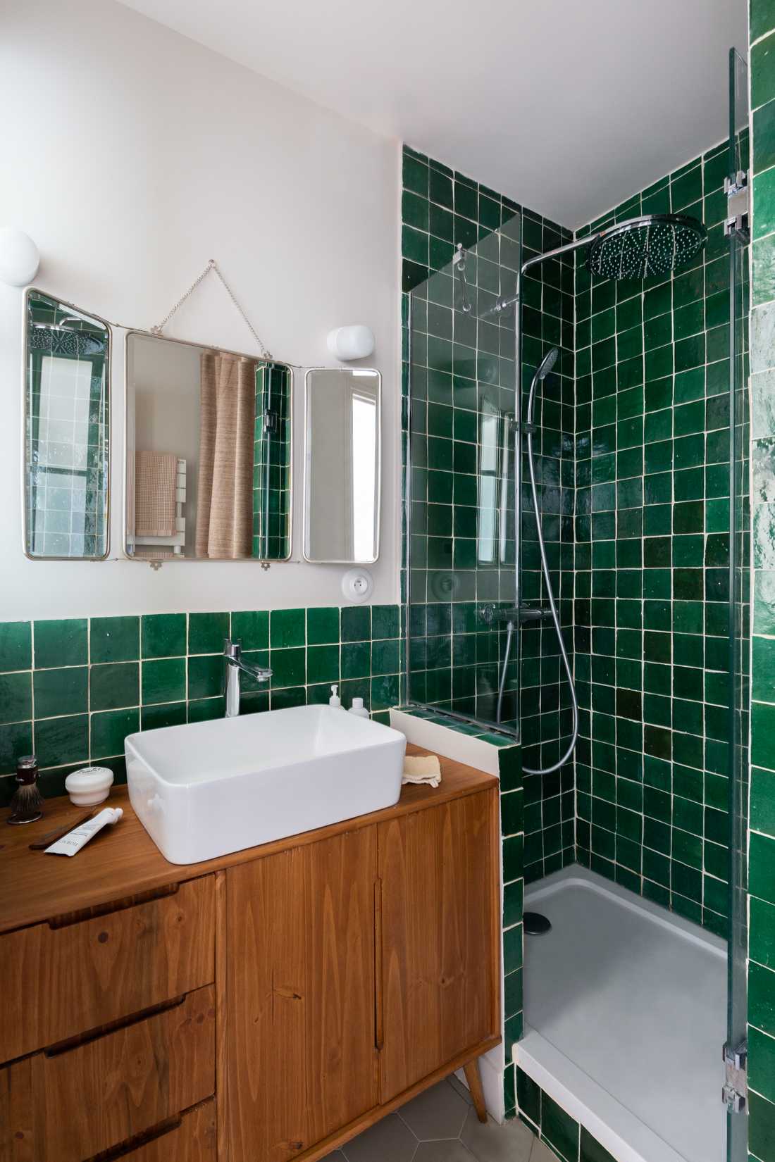 Relooking d'intérieur d'une salle de bain avec un décorateur d'intérieur dans l'Hérault