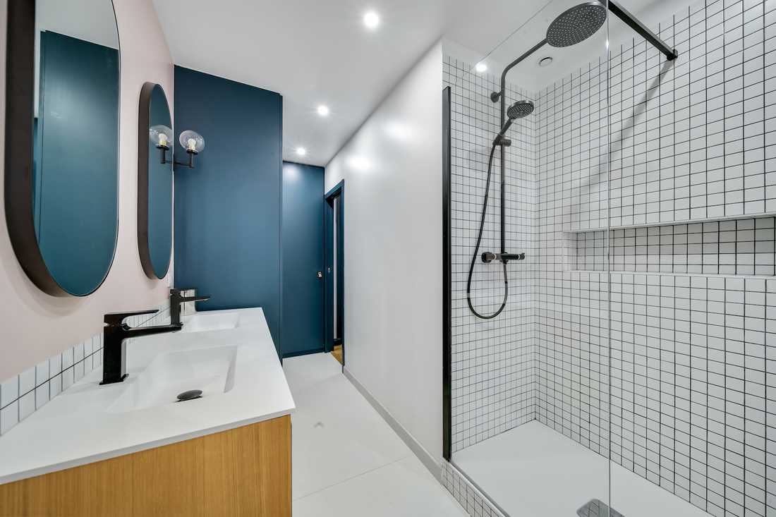 Redistribution d'un appartement de 100 m² -  la salle d'eau avec douche