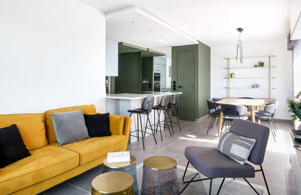 Rénovation de la pièce de vie et de la terrasse d'un appartement par un architecte d'intérieur à Montpellier