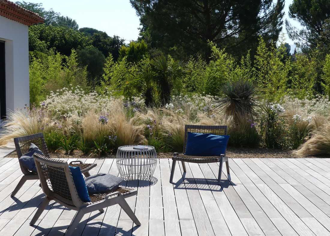 Terrasse aménagée par un jardinier paysagiste en Occitanie