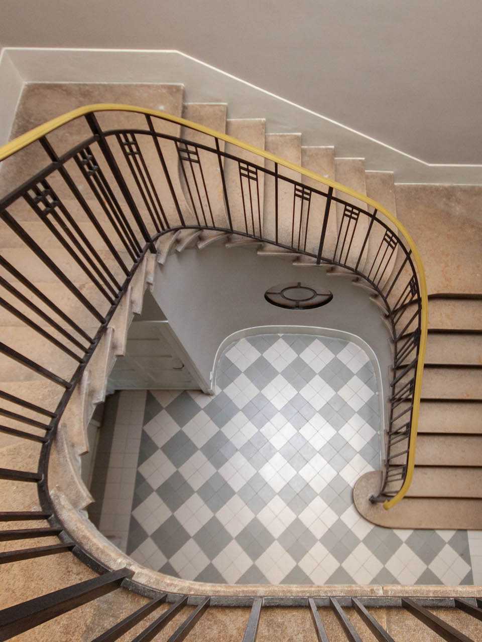 Transformation villa 1930 - la montée d'escalier