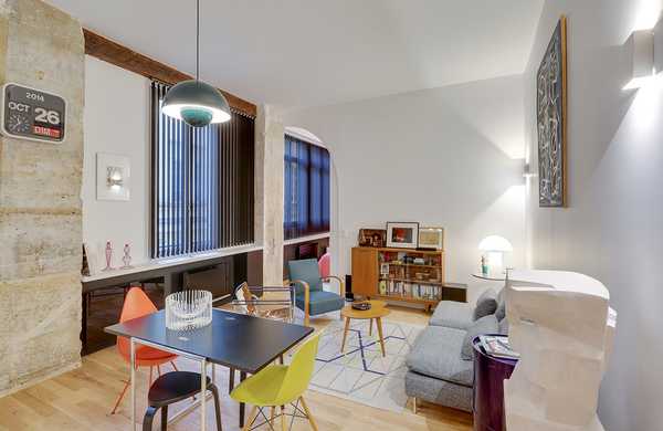 Ce studio type loft est transformé en appartement 3 pièce par un architecte à Montpellier