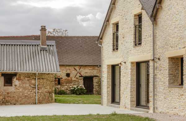 Rénovation d’une maison ancienne en pierre par un architecte d'intérieur